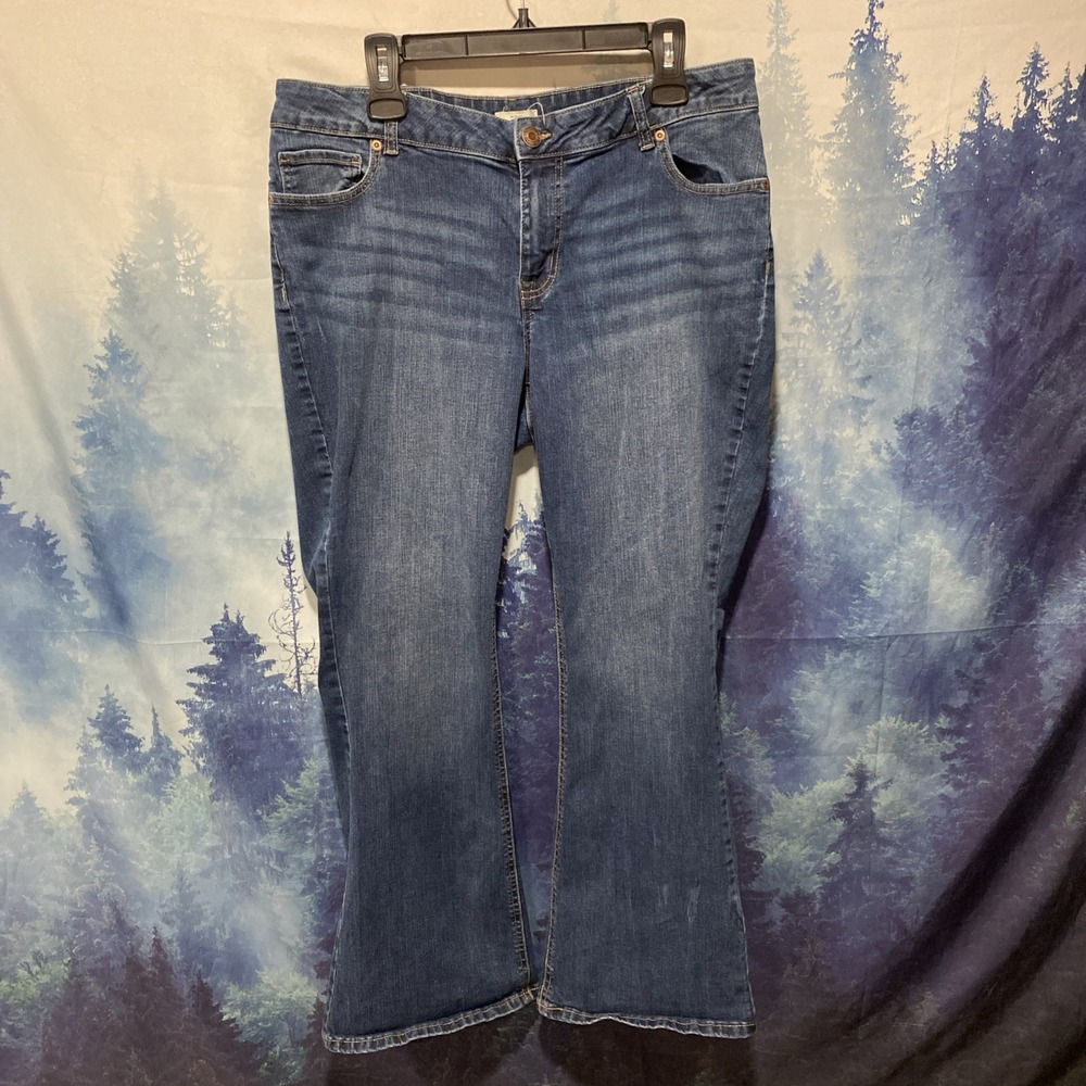 m jeans by maurices Women's Blue Denim Mid Rise Flare Jeans Stretch 5-Pocket 16W